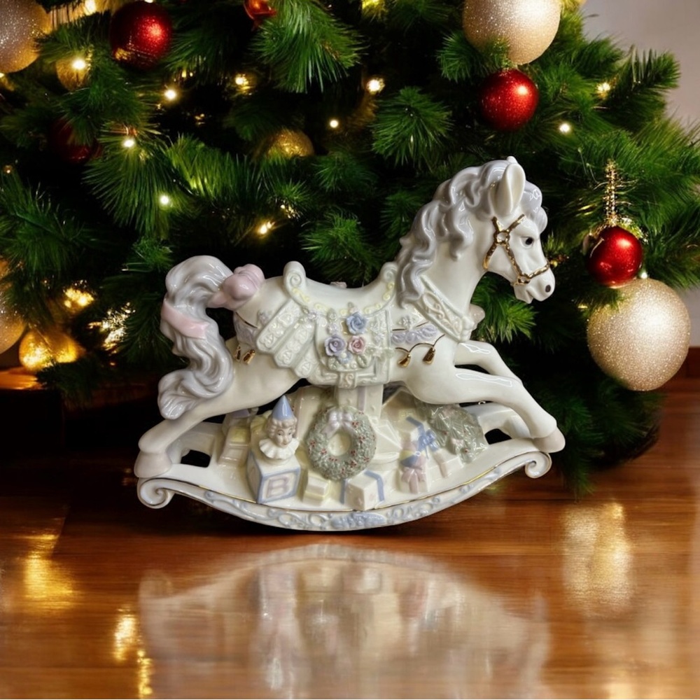Vintage Sankyo Christmas Musical Rocking Horse made with 24 k gold accents. - Picture 2 of 15